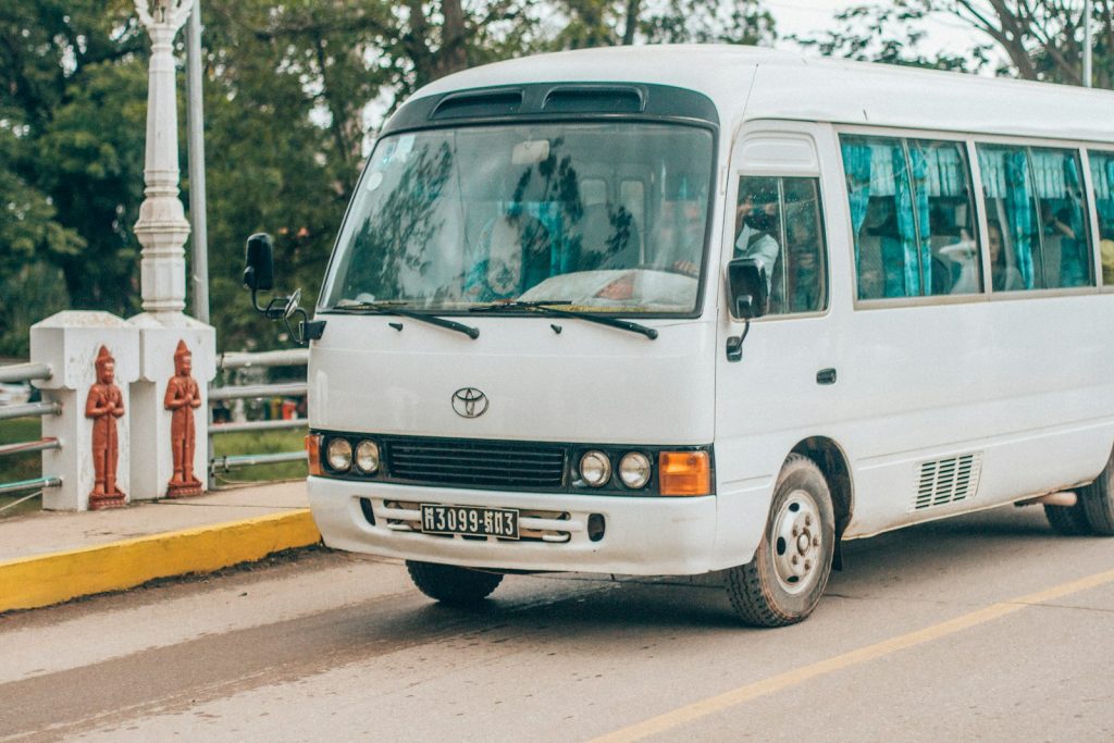 Self-Drive Car Rental Makassar: Licence, IDP & Deposit